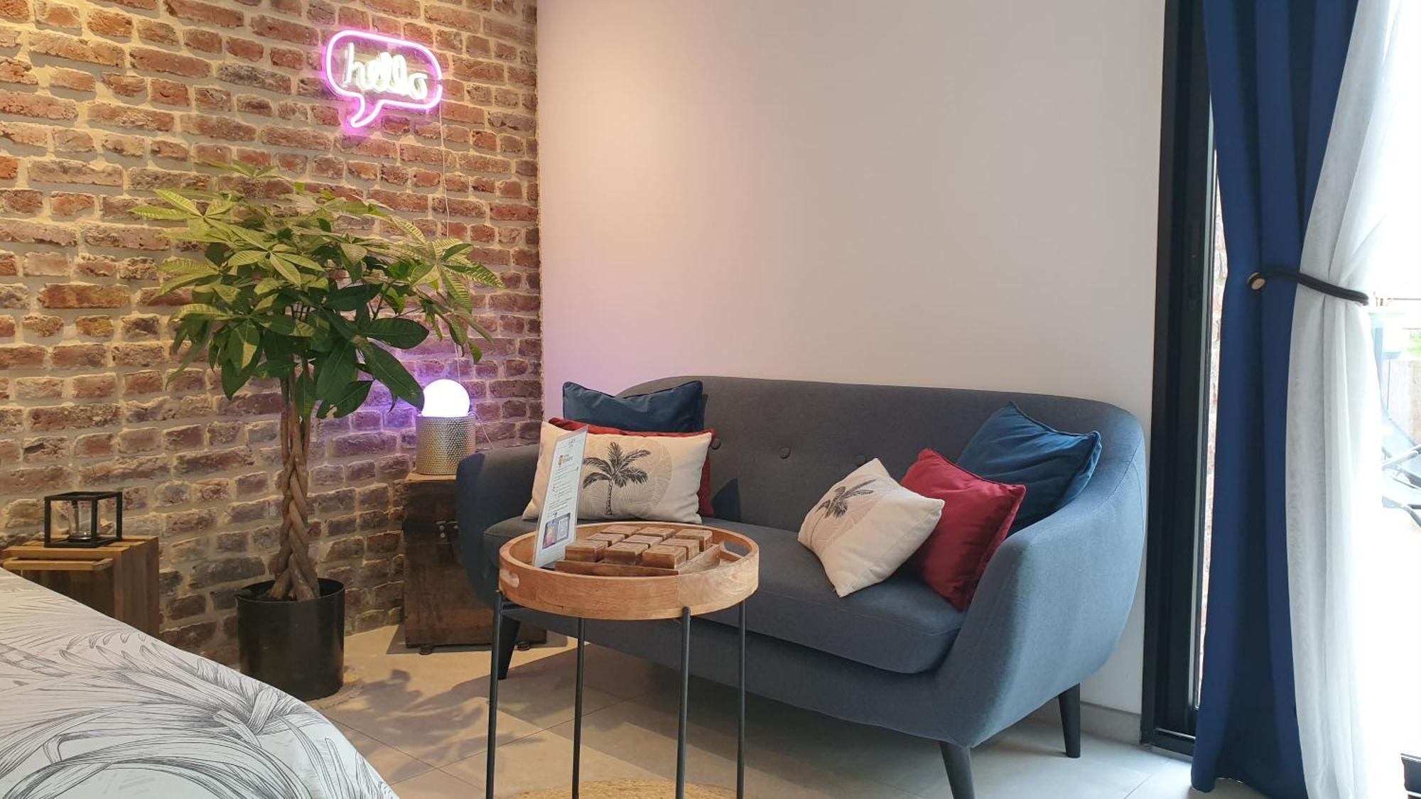 Gary Suite - Studio Cosy, Spa Et Jardin Privatif A 4 Min De Cambrai Awoingt 외부 사진